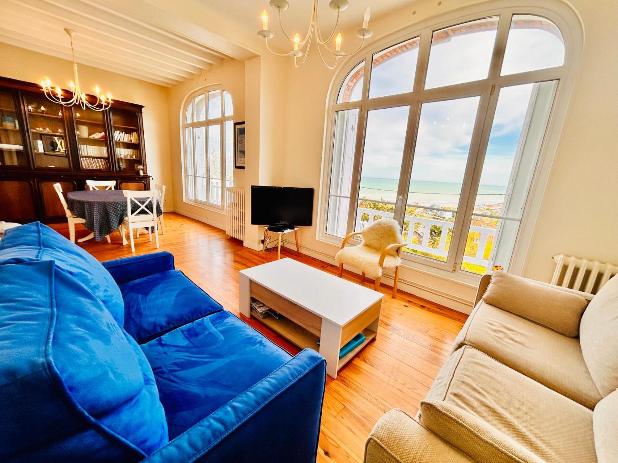 Albion Apartment *