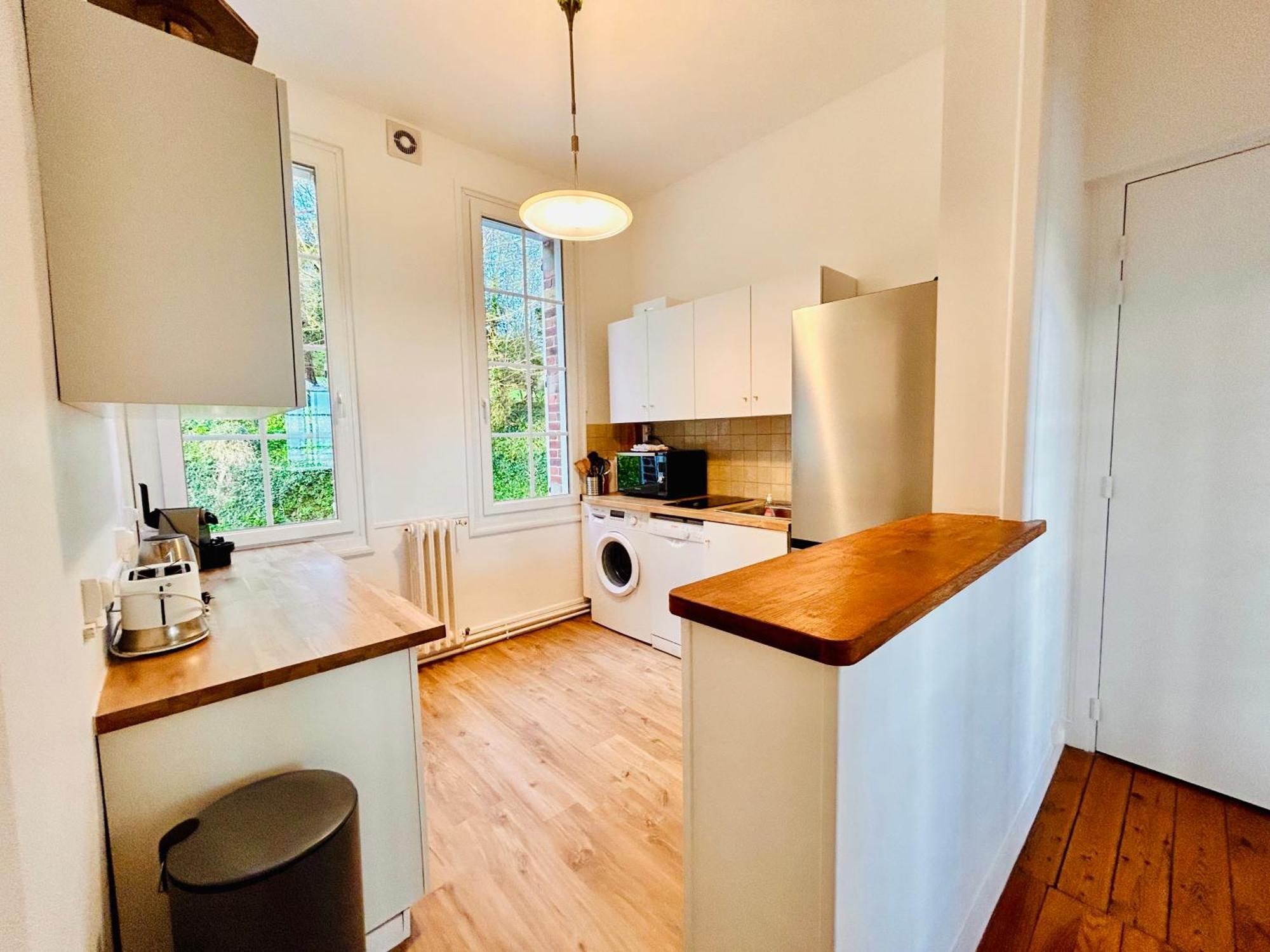 Albion Apartment