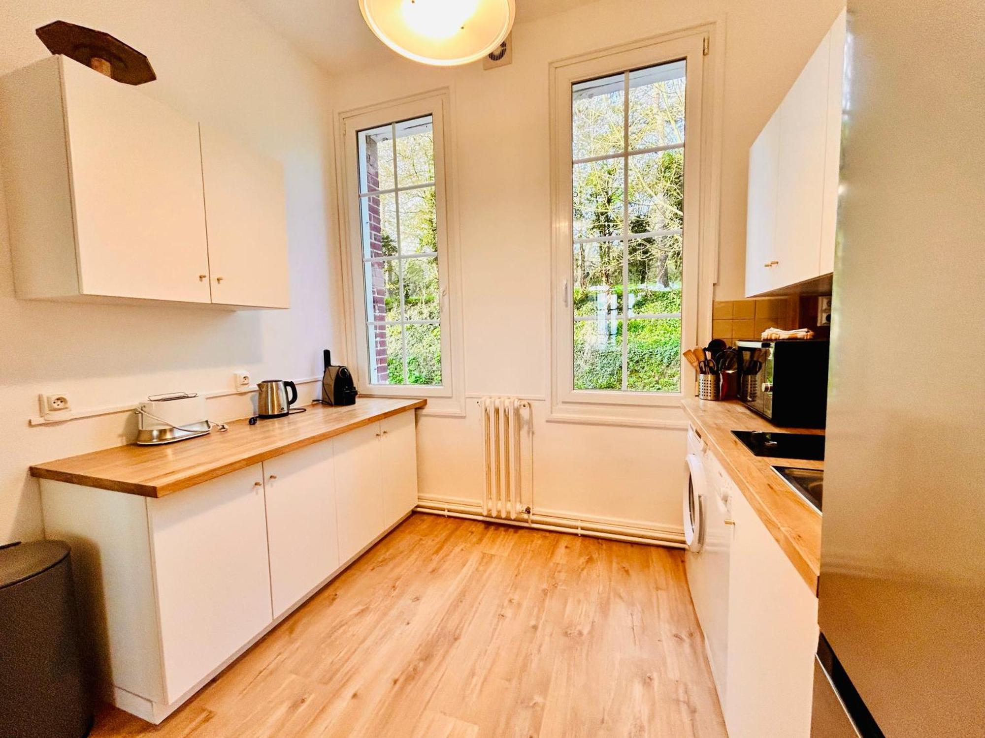 Albion Apartment